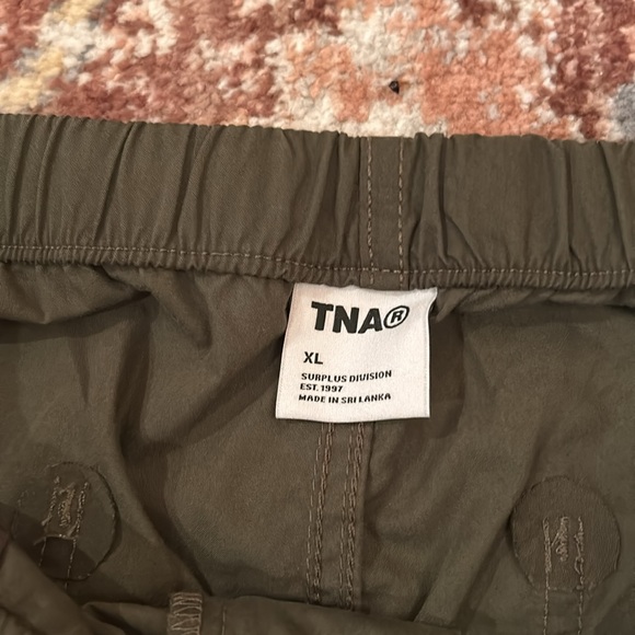 Tna Squad Pocket Parachute Pant - Aritzia Size XL, Fatigue color - Picture 5 of 5